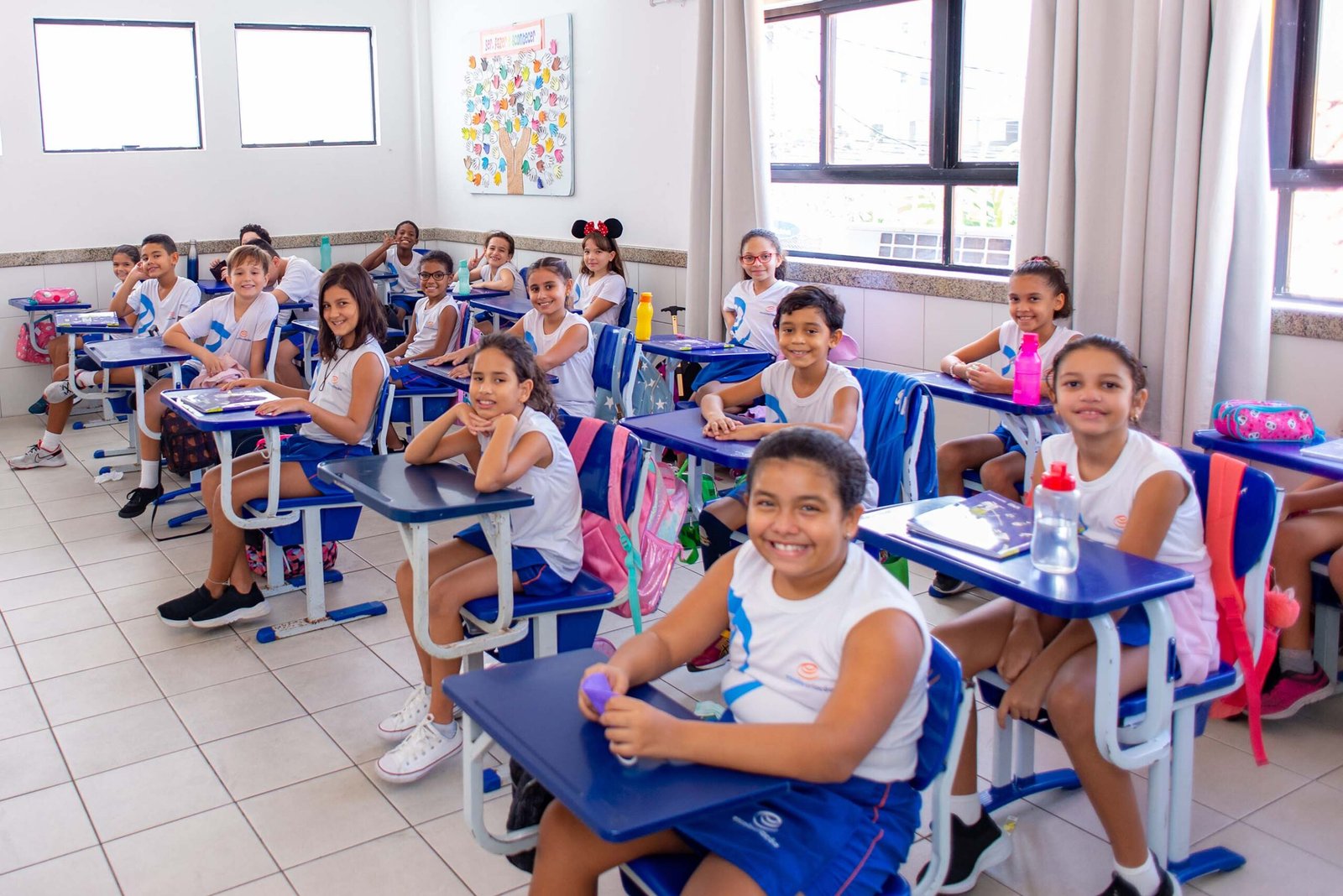 Turma do Ensino Fundamental I em sala de aula na Escola Criação